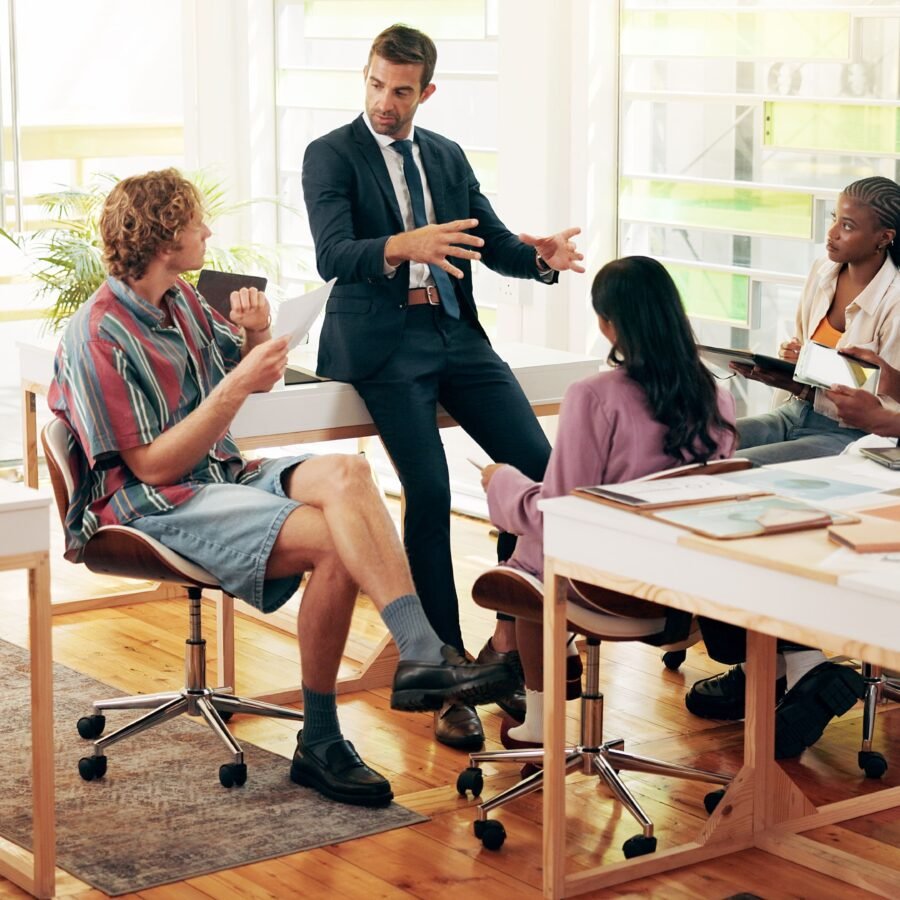 Small business owners in a collaborative advisory session